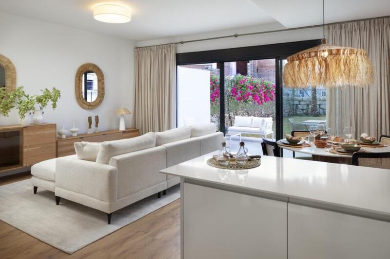 4 bedroom Townhouse for sale