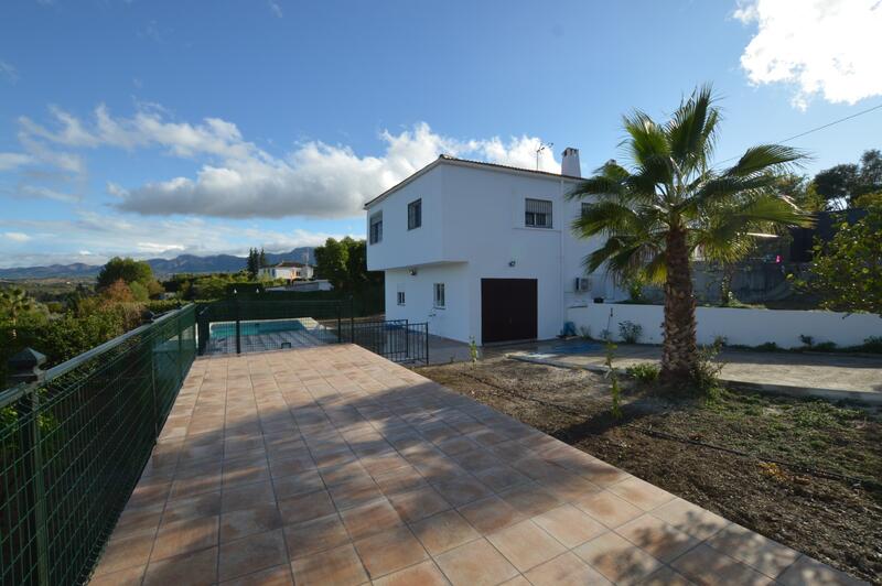 4 bedroom Country House for Long Term Rent 4 bedroom Country House for Long Term Rent