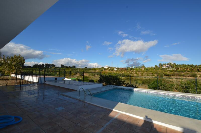 4 bedroom Country House for Long Term Rent 4 bedroom Country House for Long Term Rent