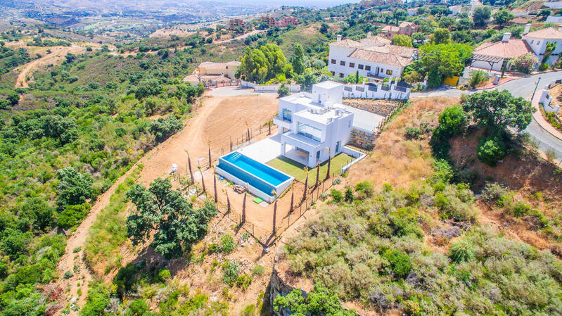Villa à vendre dans Elviria, Málaga