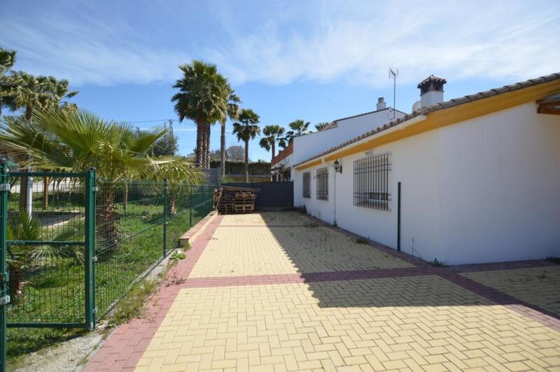 Townhouse for Long Term Rent in Coin, Málaga Townhouse for Long Term Rent in Coin, Málaga