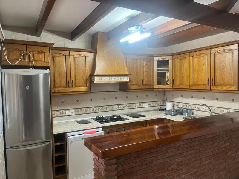 3 bedroom Country House for Long Term Rent