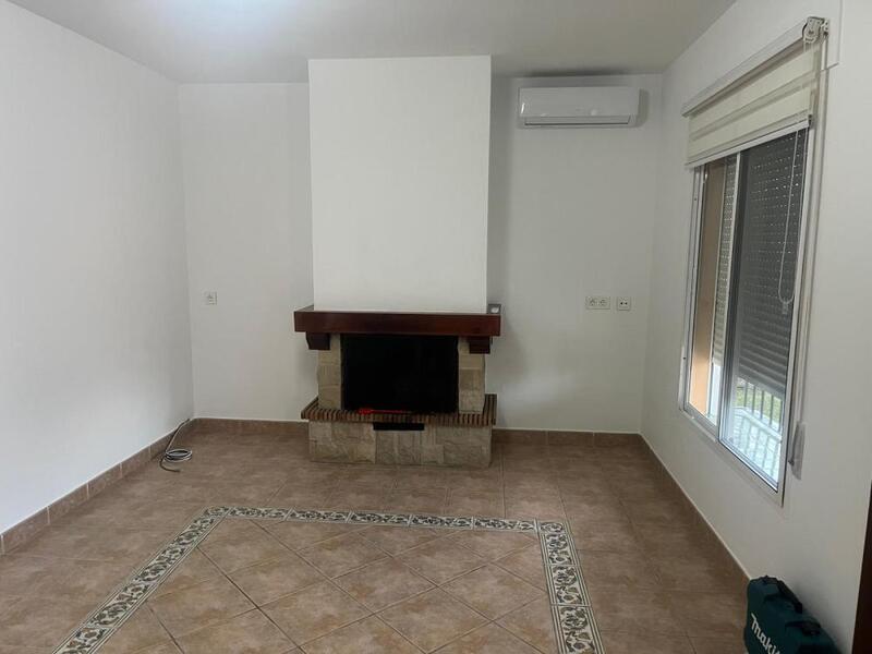 3 bedroom Country House for Long Term Rent