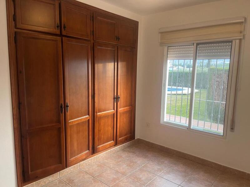 3 bedroom Country House for Long Term Rent