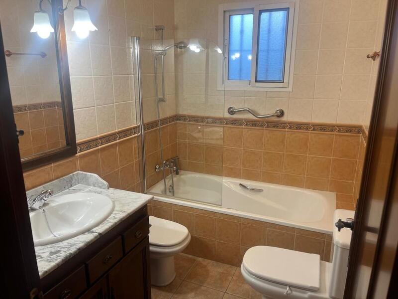 3 bedroom Country House for Long Term Rent