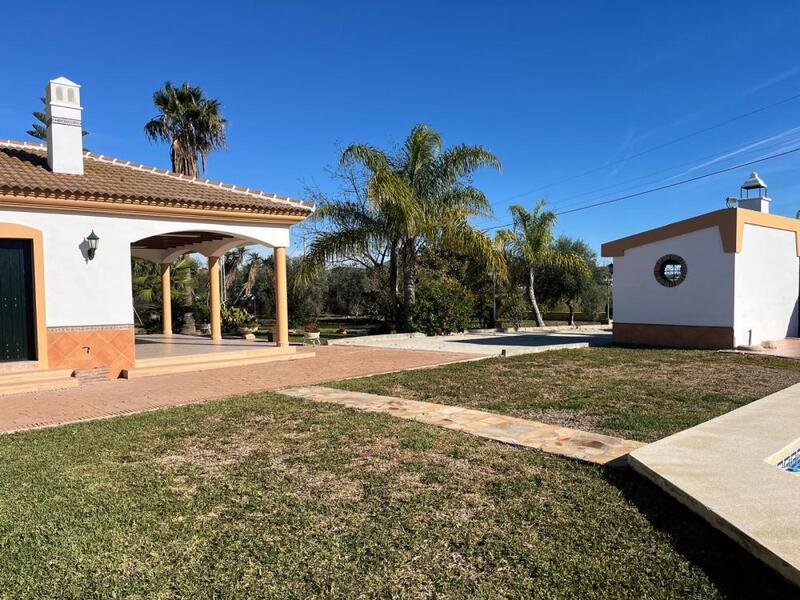 3 bedroom Country House for Long Term Rent