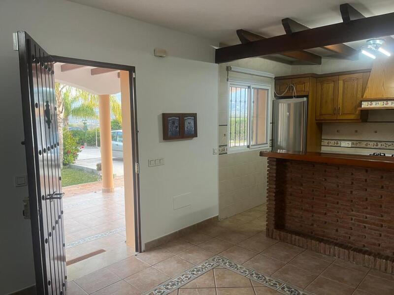 3 bedroom Country House for Long Term Rent