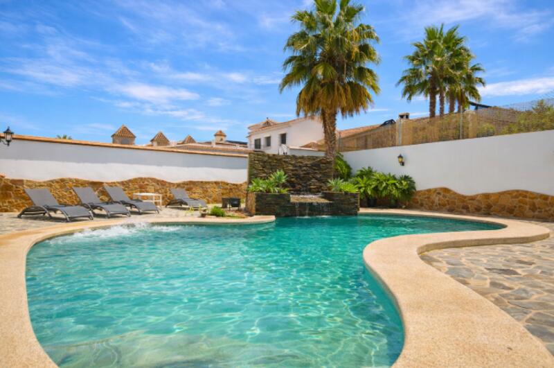 5 bedroom Villa for Long Term Rent 5 bedroom Villa for Long Term Rent