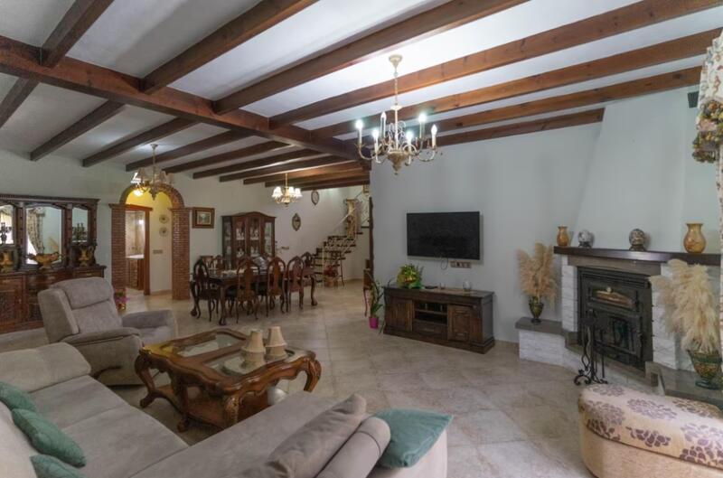 5 bedroom Villa for Long Term Rent 5 bedroom Villa for Long Term Rent