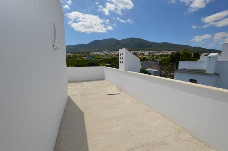 3 slaapkamer Gezinswoning voor lange termijn huur