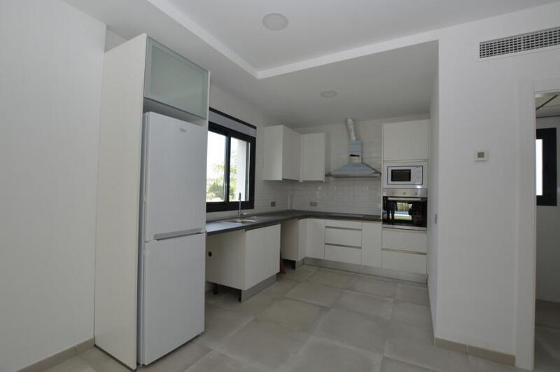 3 slaapkamer Gezinswoning voor lange termijn huur