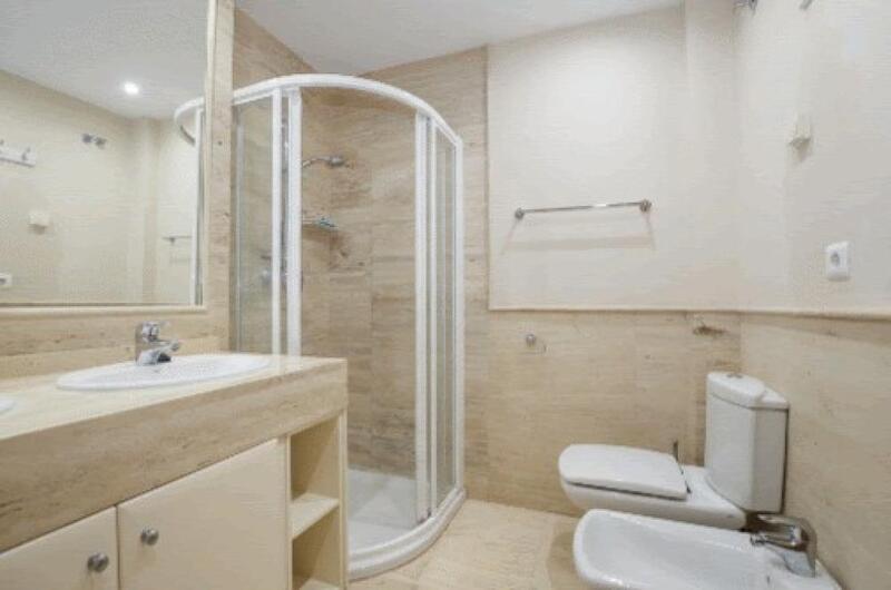 2 bedroom Apartment for Long Term Rent