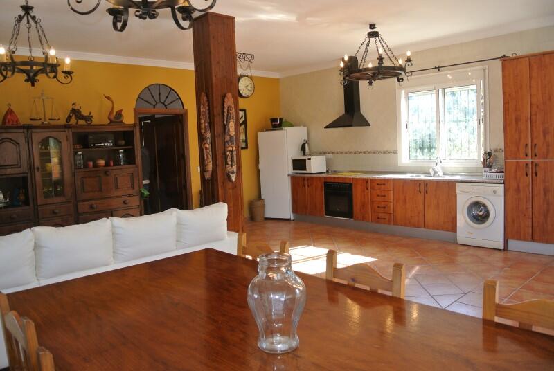 3 bedroom Country House for Long Term Rent