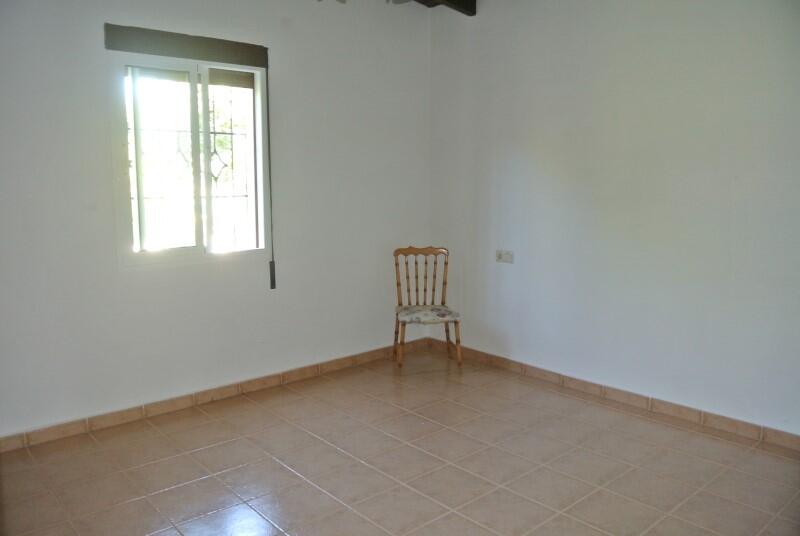 3 bedroom Country House for Long Term Rent