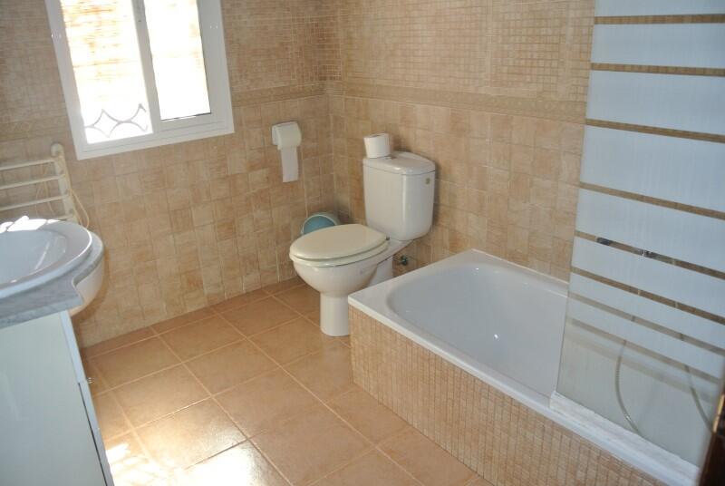 3 bedroom Country House for Long Term Rent