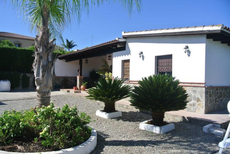 3 bedroom Country House for Long Term Rent