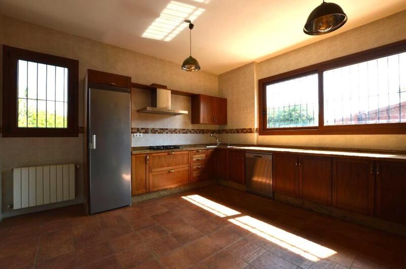 3 спальная комната вилла в долгосрочную аренду