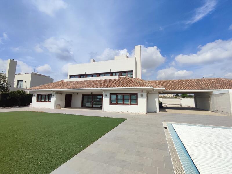 4 Cuarto Villa en venta