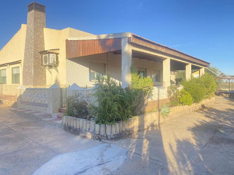4 спальная комната вилла продается
