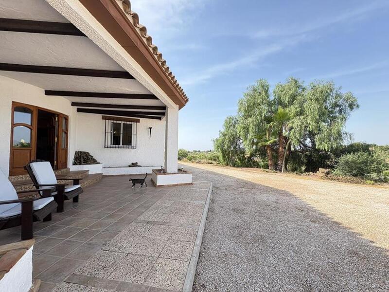 4 chambre Auberge à vendre