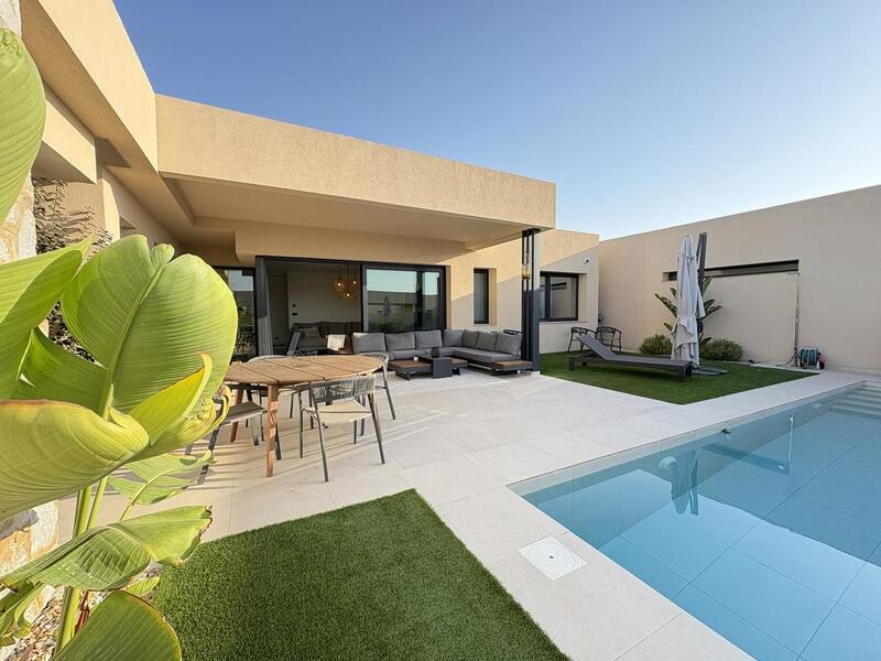 вилла продается в Campo de Golf, Murcia