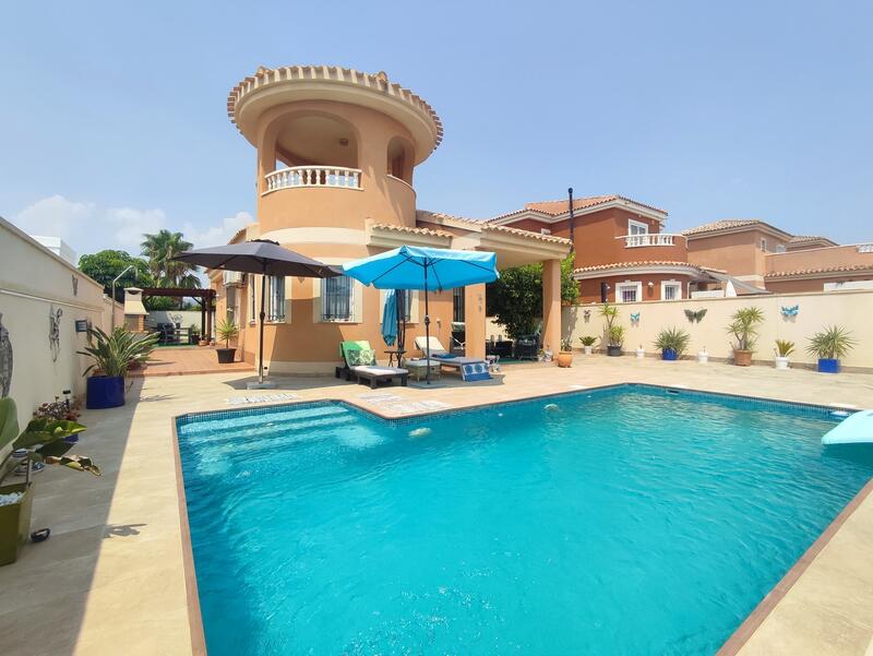 3 Cuarto Villa en venta