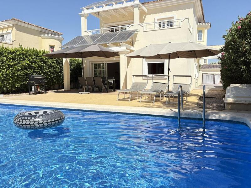 3 Cuarto Villa en venta