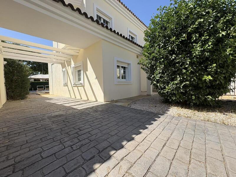 3 Cuarto Villa en venta