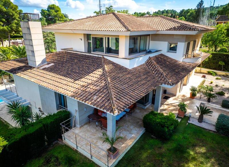 5 soveværelse Villa til salg 5 soveværelse Villa til salg