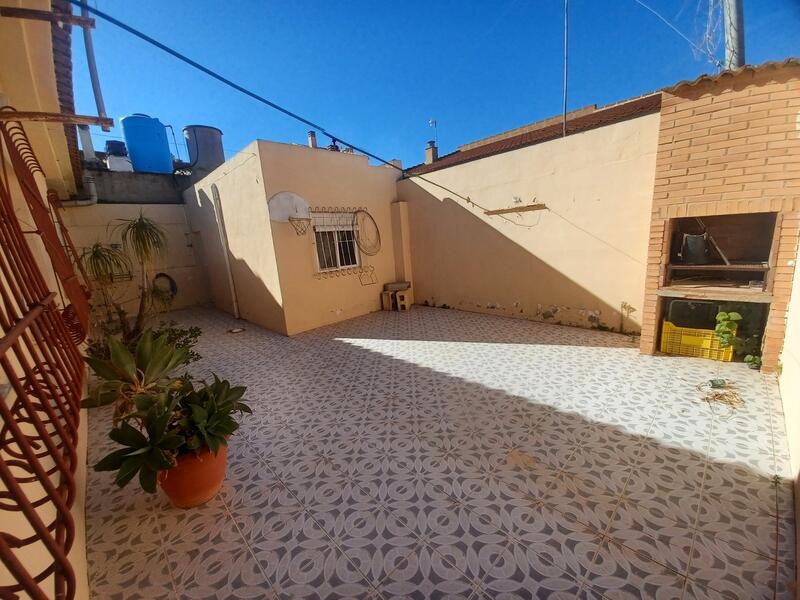 4 bedroom Townhouse for sale