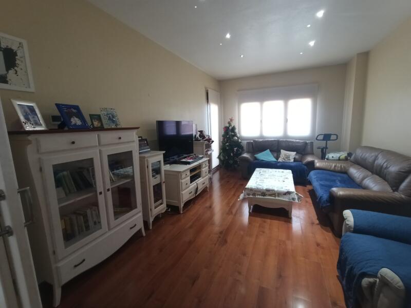 4 Schlafzimmer Stadthaus zu verkaufen