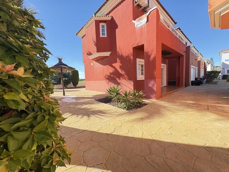 2 slaapkamer Villa Te koop 2 slaapkamer Villa Te koop