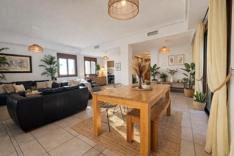 4 soverom Villa til salgs 4 soverom Villa til salgs