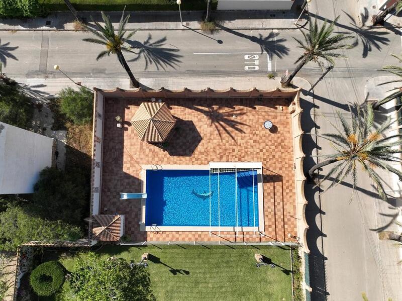 8 bedroom Villa for sale