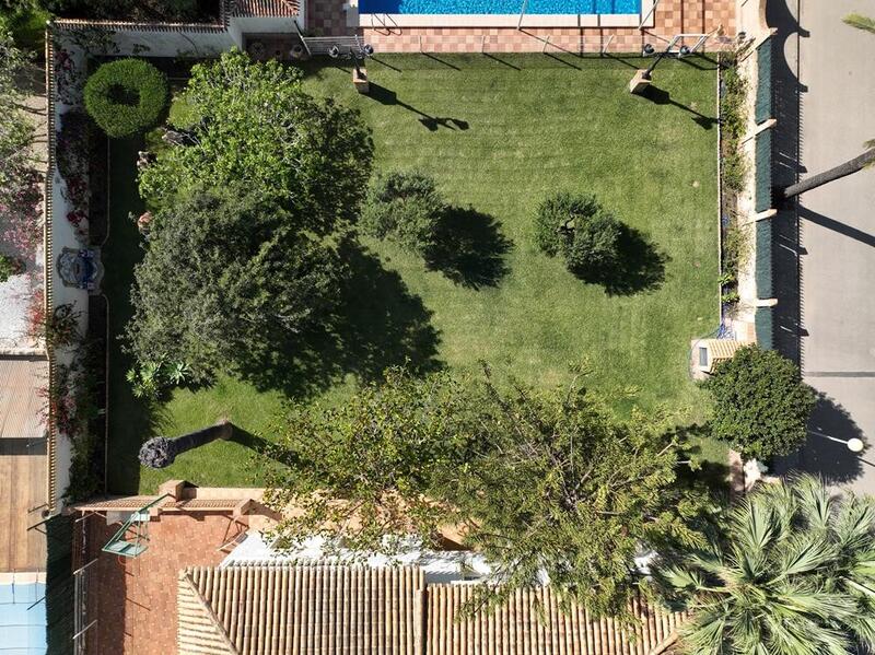 8 bedroom Villa for sale