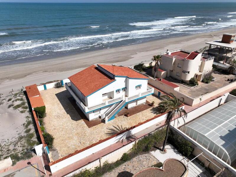 6 Cuarto Villa en venta