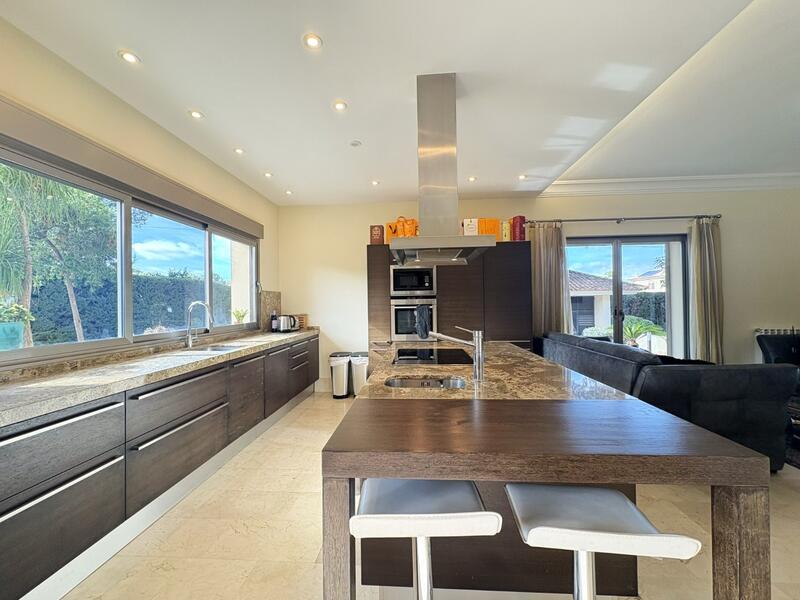 5 bedroom Villa for sale