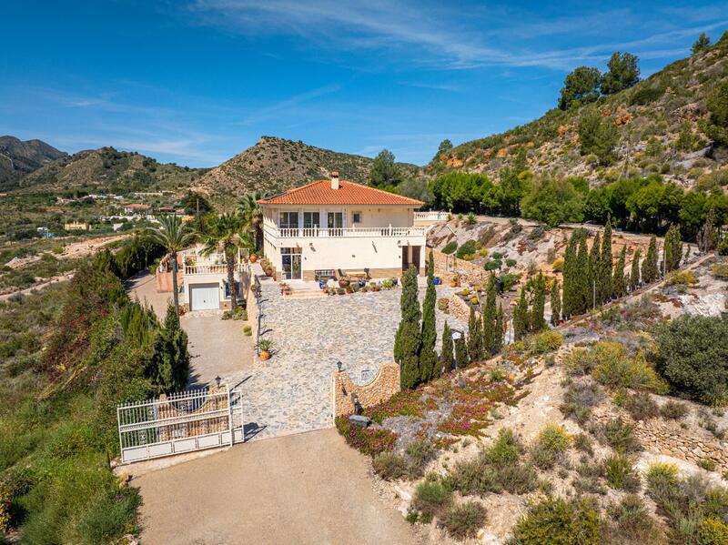 4 bedroom Villa for sale