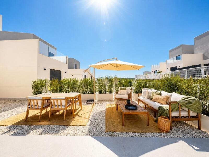 2 bedroom Townhouse for sale 2 bedroom Townhouse for sale