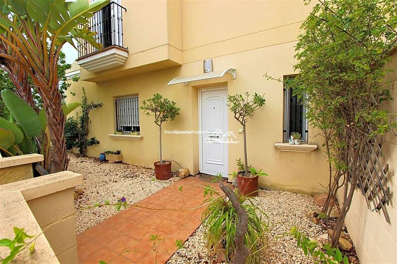 2 Cuarto Villa en venta