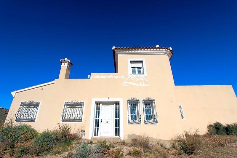Villa til salg i Bedar, Almería