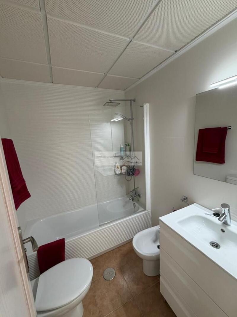 2 slaapkamer Appartement Te koop 2 slaapkamer Appartement Te koop