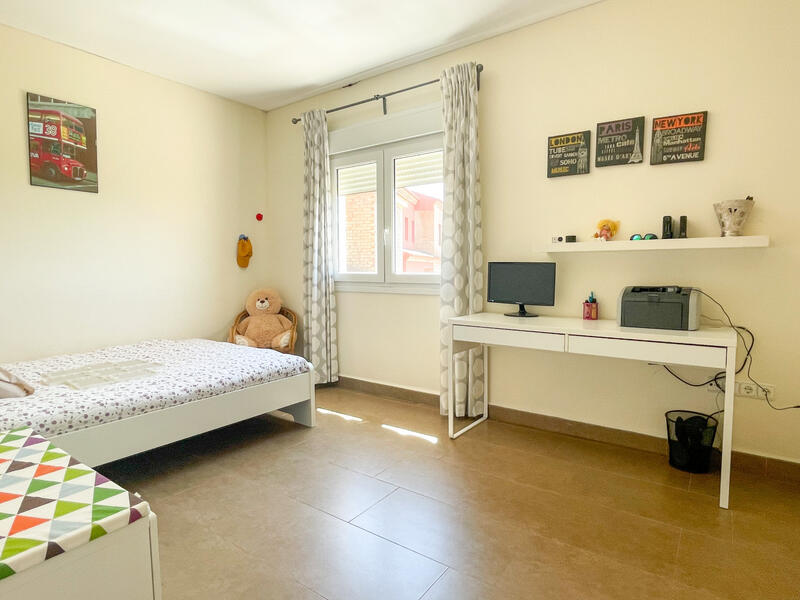 4 Schlafzimmer Landhaus zu verkaufen