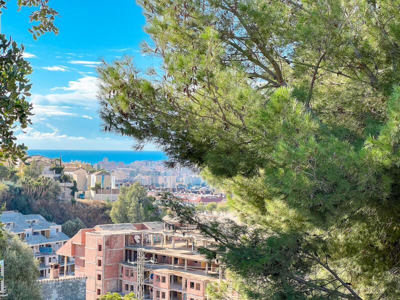 земля продается в Fuengirola, Málaga