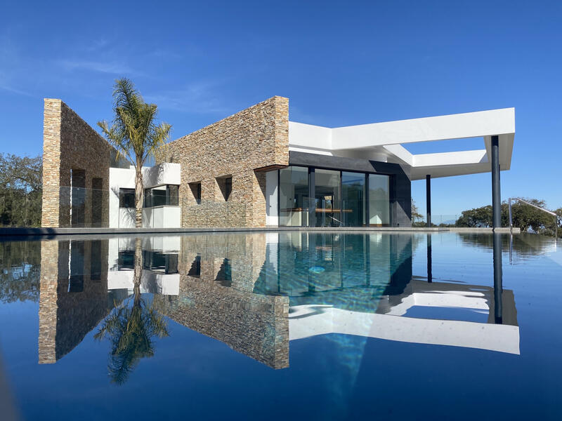 Villa til salgs i San Roque, Cádiz