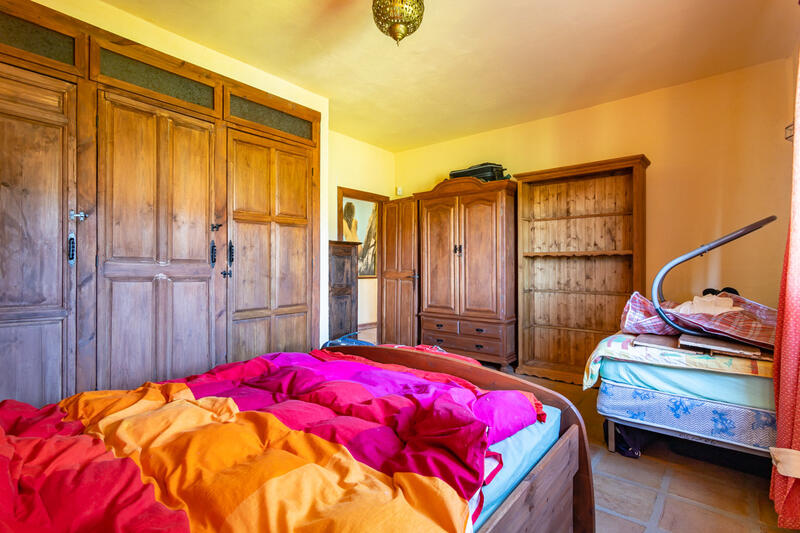 4 Schlafzimmer Landhaus zu verkaufen