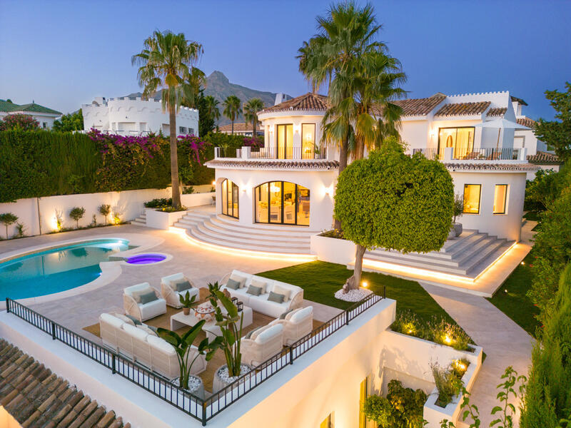 Villa zu verkaufen in Marbella, Málaga