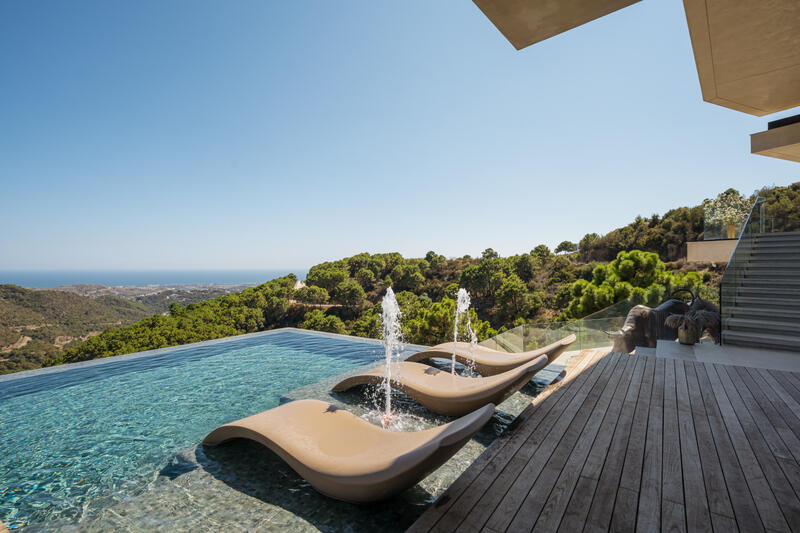 Villa for sale in Benahavis, Málaga