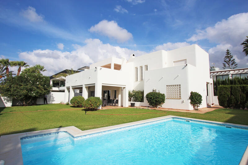 Villa til salgs i Marbella, Málaga