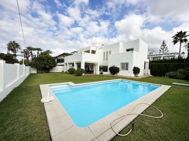 5 bedroom Villa for sale